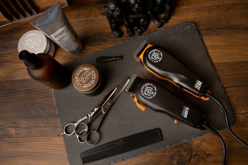 Corte completo y perfilado integral de barba
